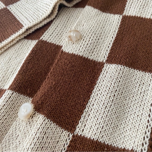 LE LIS CHECKER SWEATER BUTTON UP - Picture 5 of 7